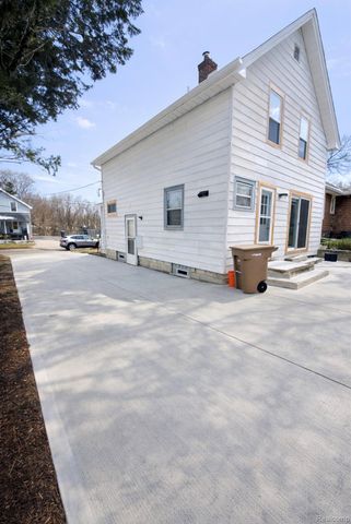 385 Whittemore Street, Pontiac, MI 48342