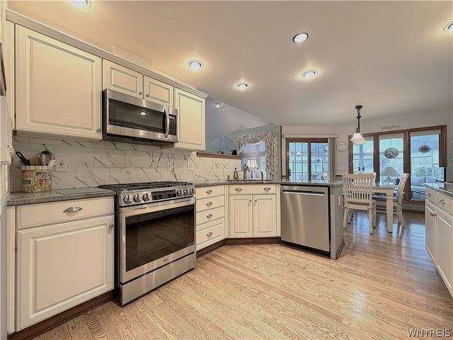 27 Button Bush Court, Amherst, NY 14228