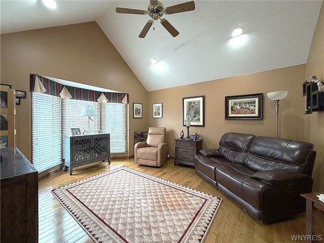 27 Button Bush Court, Amherst, NY 14228