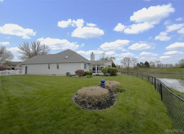 27 Button Bush Court, Amherst, NY 14228