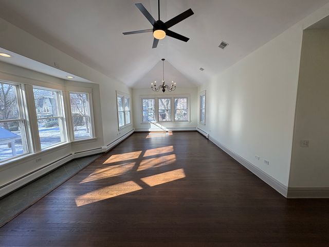 416 N Grove Avenue 2, Oak Park, IL 60302