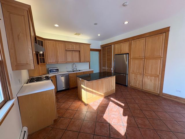 416 N Grove Avenue 2, Oak Park, IL 60302