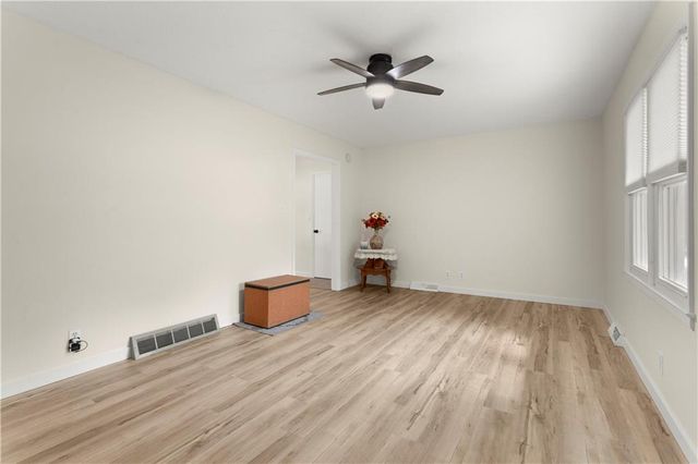 3020 S Northern Boulevard, Independence, MO 64052