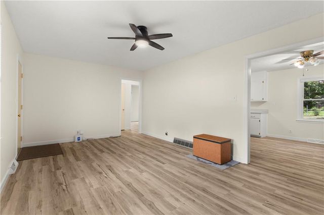 3020 S Northern Boulevard, Independence, MO 64052