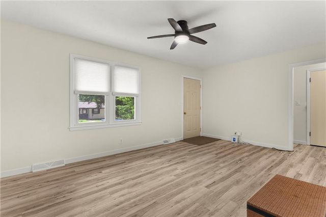 3020 S Northern Boulevard, Independence, MO 64052