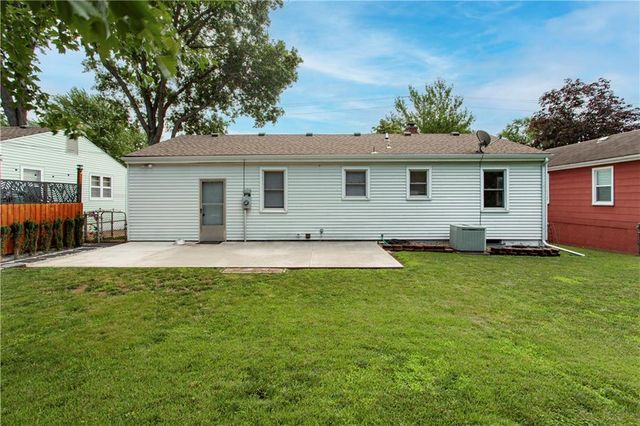 3020 S Northern Boulevard, Independence, MO 64052
