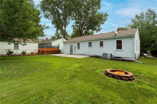 3020 S Northern Boulevard, Independence, MO 64052