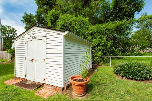 3020 S Northern Boulevard, Independence, MO 64052