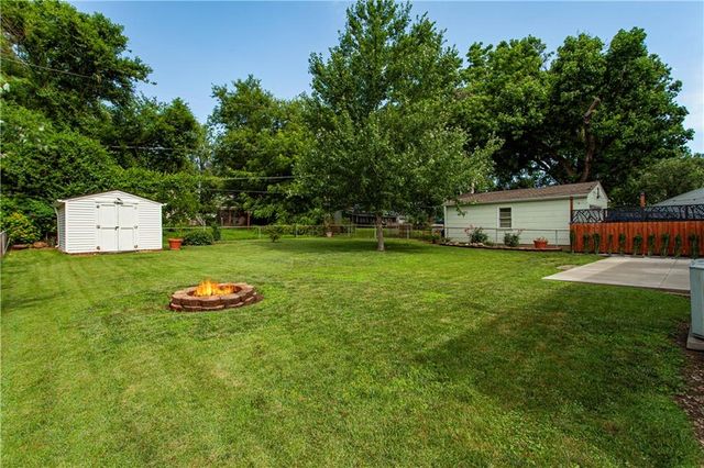 3020 S Northern Boulevard, Independence, MO 64052