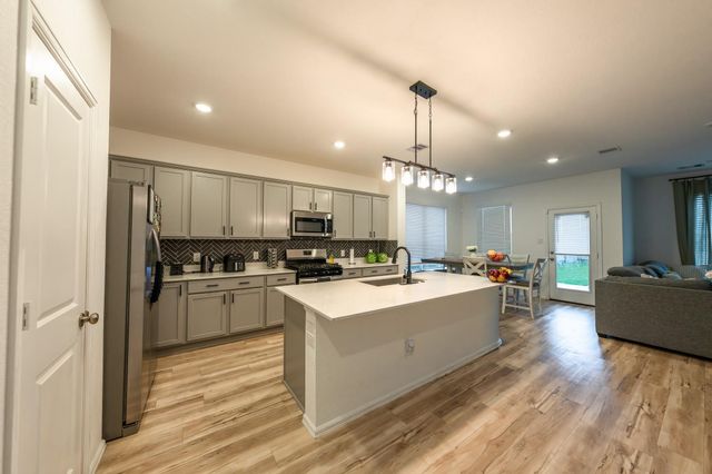 9335 Pavonia Fawn Drive, Baytown, TX 77521