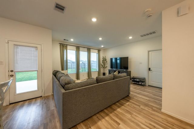 9335 Pavonia Fawn Drive, Baytown, TX 77521