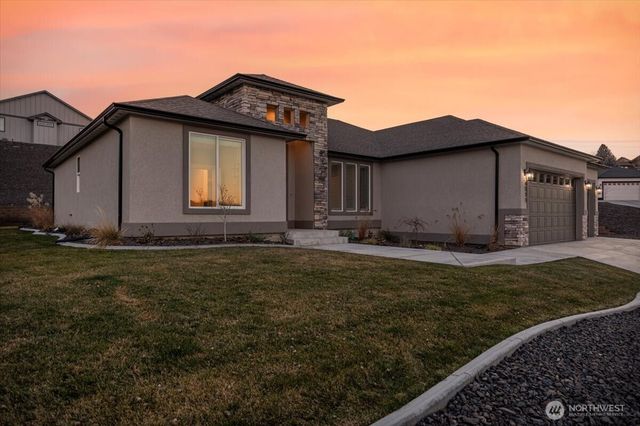 4511 Laurel Ct, West Richland, WA 99353