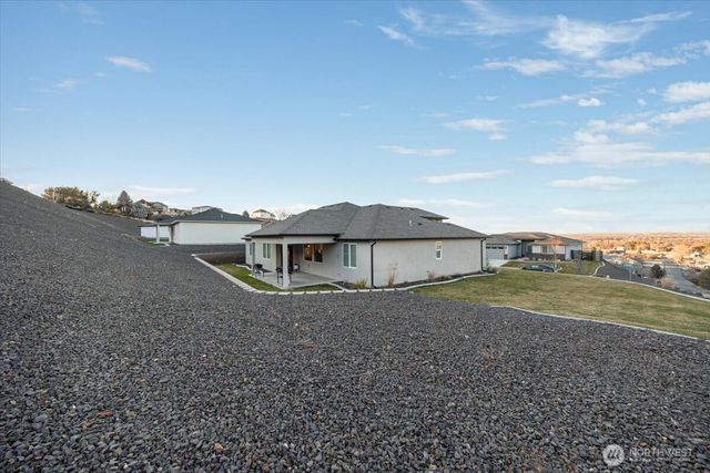 4511 Laurel Ct, West Richland, WA 99353