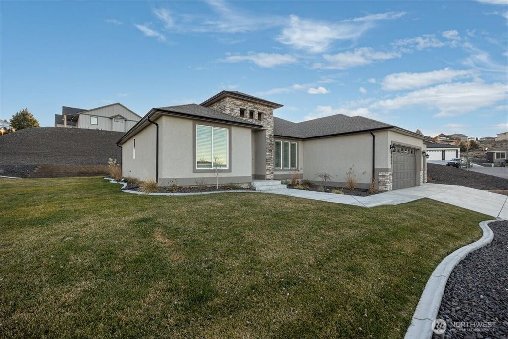 4511 Laurel Ct, West Richland, WA 99353