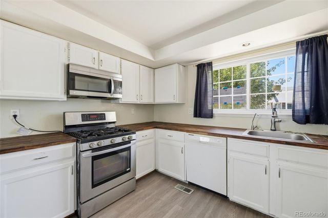 18857 E Montana Drive, Aurora, CO 80017