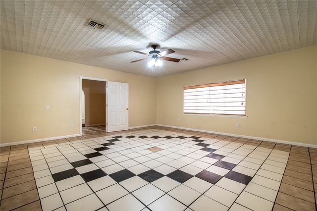 5802 Limerick Dr, Corpus Christi, TX 78413