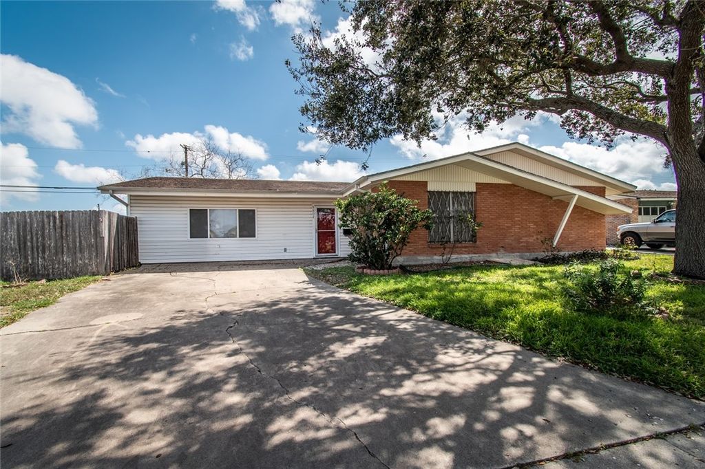 5802 Limerick Dr, Corpus Christi, TX 78413