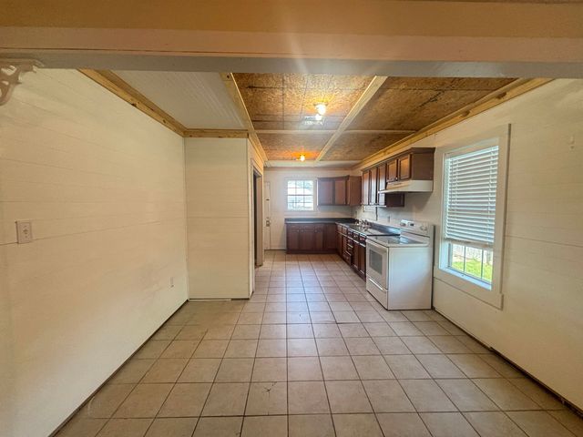 136 Catherine St, Lockport, LA 70374
