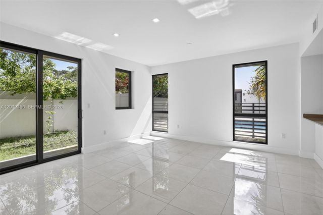 4101 N Oak Pl, Dania Beach, FL 33314