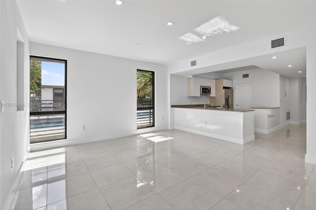 4101 N Oak Pl, Dania Beach, FL 33314
