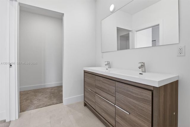 4101 N Oak Pl, Dania Beach, FL 33314