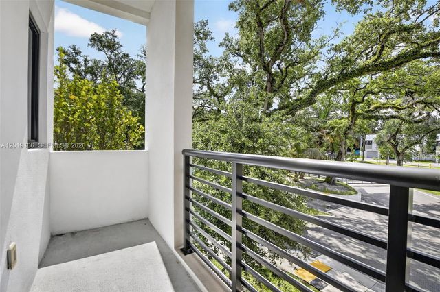 4101 N Oak Pl, Dania Beach, FL 33314
