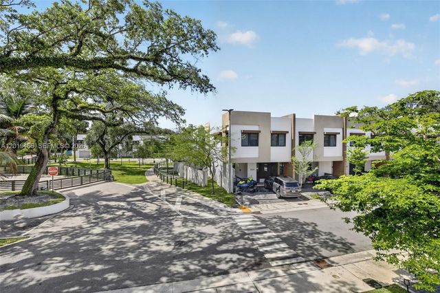 4101 N Oak Pl, Dania Beach, FL 33314