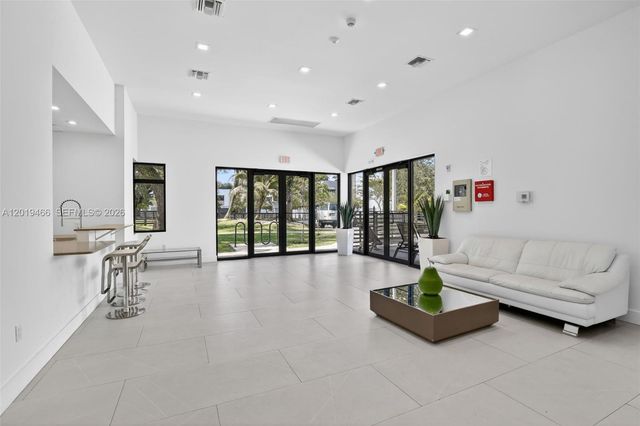 4101 N Oak Pl, Dania Beach, FL 33314