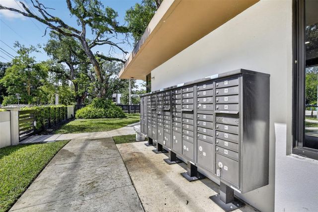 4101 N Oak Pl, Dania Beach, FL 33314
