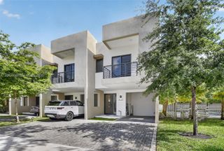 4101 N Oak Pl, Dania Beach, FL 33314
