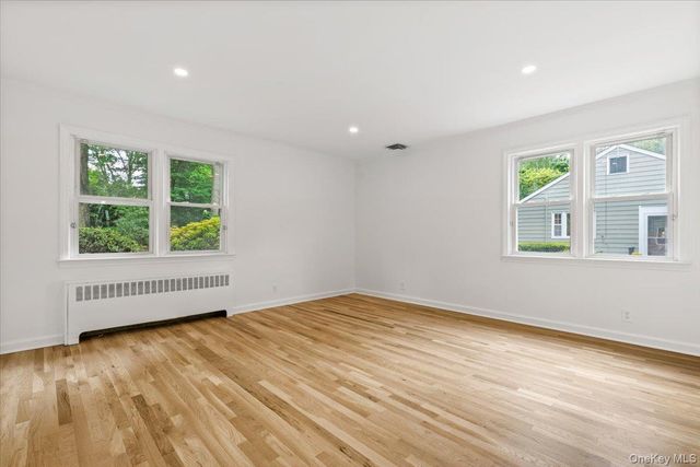 23 Lakeview Road, New Rochelle, NY 10804
