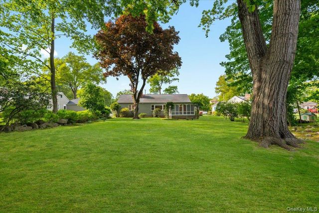 23 Lakeview Road, New Rochelle, NY 10804
