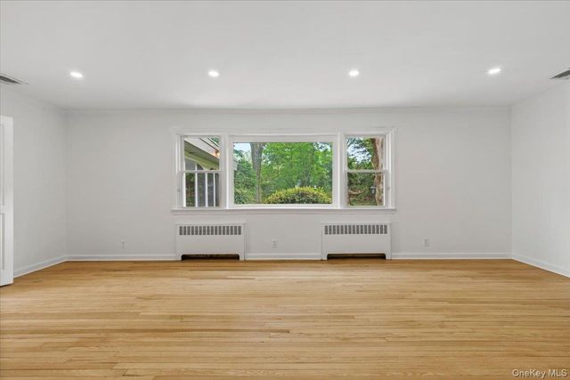 23 Lakeview Road, New Rochelle, NY 10804