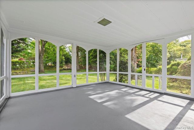 23 Lakeview Road, New Rochelle, NY 10804