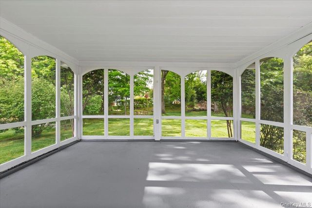 23 Lakeview Road, New Rochelle, NY 10804