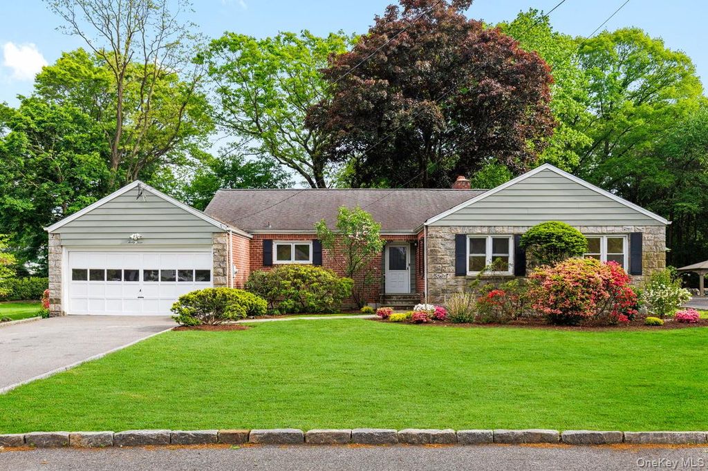 23 Lakeview Road, New Rochelle, NY 10804