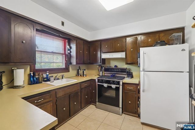 355 Chestnut Avenue, South Hackensack, NJ 07606