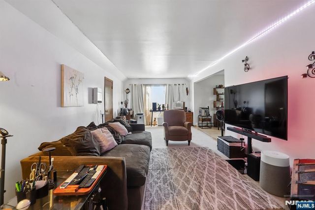 355 Chestnut Avenue, South Hackensack, NJ 07606