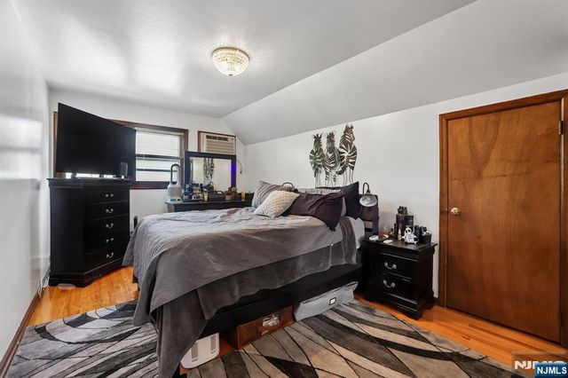 355 Chestnut Avenue, South Hackensack, NJ 07606