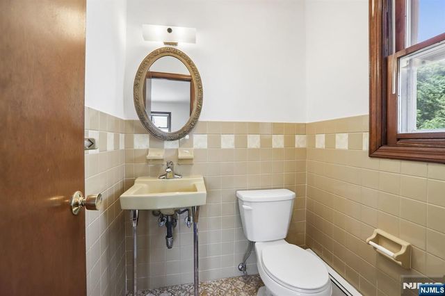 355 Chestnut Avenue, South Hackensack, NJ 07606