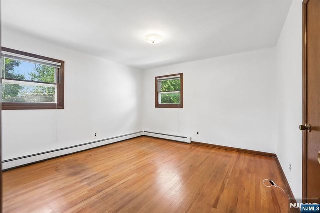 355 Chestnut Avenue, South Hackensack, NJ 07606