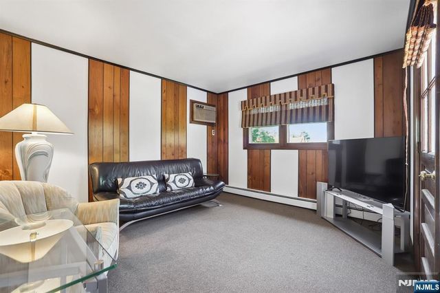 355 Chestnut Avenue, South Hackensack, NJ 07606