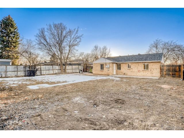 1240 Xanadu St, Aurora, CO 80011