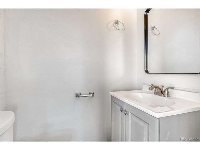 1240 Xanadu St, Aurora, CO 80011