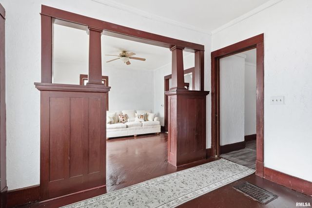 2114 TELEGRAPH Road, Davenport, IA 52804