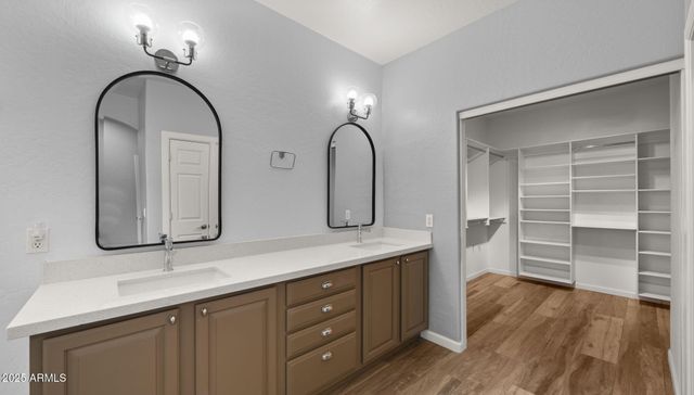 1831 E VALENCIA Drive, Phoenix, AZ 85042