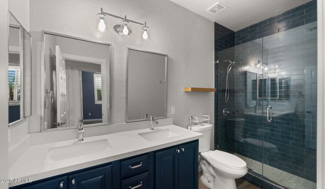 1831 E VALENCIA Drive, Phoenix, AZ 85042