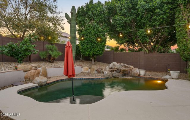 1831 E VALENCIA Drive, Phoenix, AZ 85042