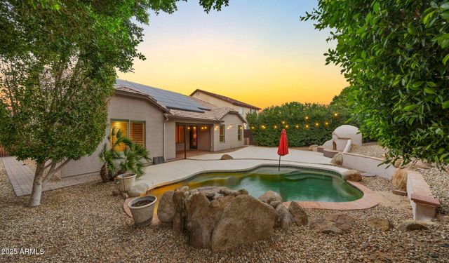 1831 E VALENCIA Drive, Phoenix, AZ 85042