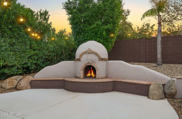 1831 E VALENCIA Drive, Phoenix, AZ 85042